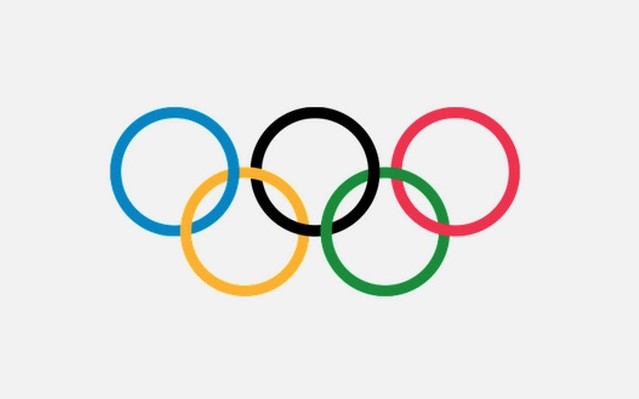 Az olimpia logó jobb felső sarkában milyen színű a karika?