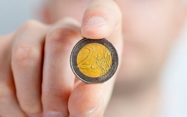 Melyik országban fizettek pesetával az euró bevezetése előtt?
