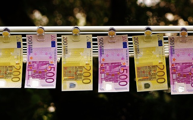 Melyik országban fizettek fonttal az euró bevezetése előtt?
