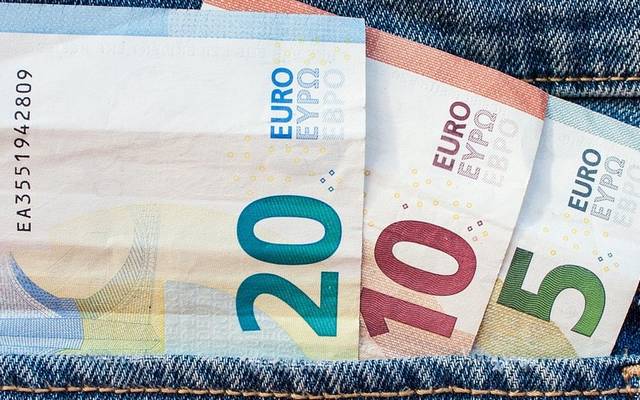 Melyik országban fizettek forinttal az euró bevezetése előtt?