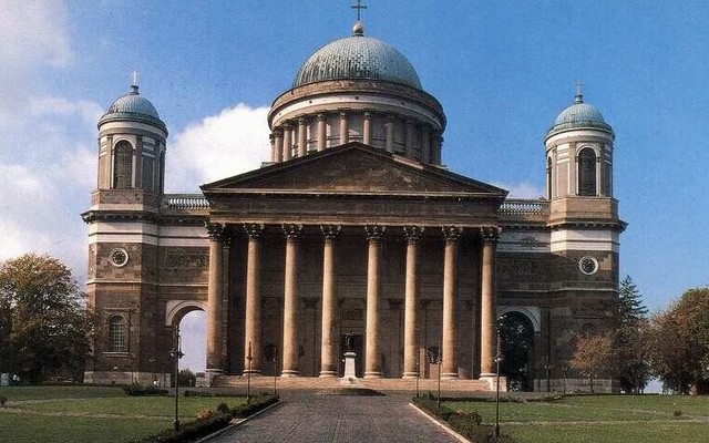 Magyarország híres templomai, bazilikái - az összeset felismered?