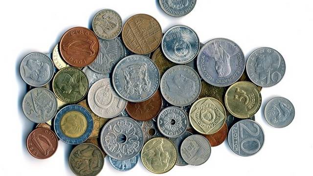 Az EU-s csatlakozás előtt, melyik országban lehetett pesetával fizetni?