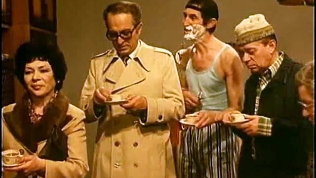 A főszereplő egy belgrádi kávéfüggő borbély, aki nagyanyjánál és Firga bácsikájánál él. 1984-85- ben láthattuk először a magyar tévében.