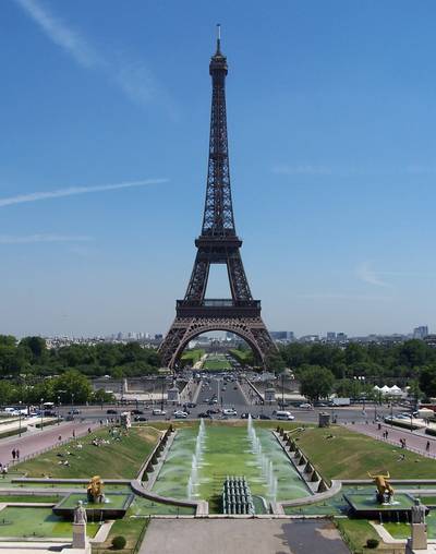 Hol akarták először megépíteni az Eiffel-tornyot?