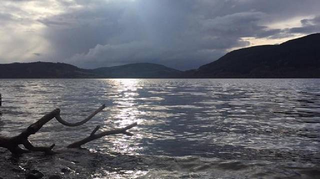 A Loch-Nessi tó melyik országban található?