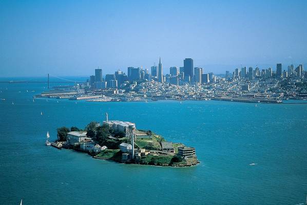 Miért zárták be az Alcatraz börtönt?