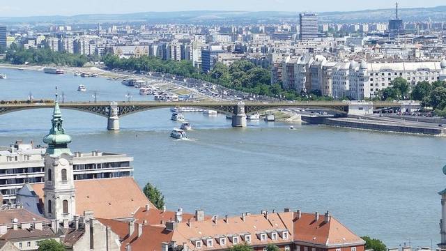 Melyik tengerbe ömlik a Duna?