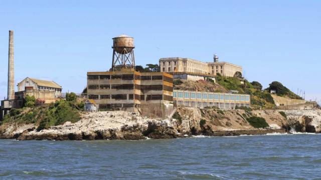 Hol található az Alcatraz börtön?