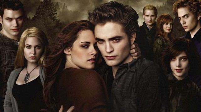 Főszereplője Bella és Edward. Melyik ez a fantasy-sorozat, mely Stephenie Meyer azonos című regényéből készült.