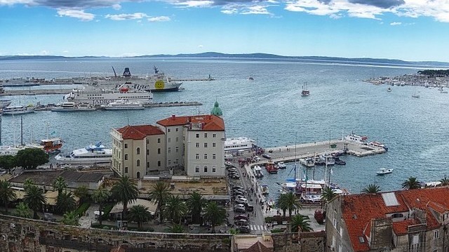 Melyik horvát város volt az Osztrák–Magyar Monarchia idején a legnagyobb kikötője Magyarországnak, ahol többek között Kádár János született?