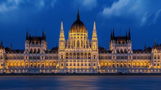 Budapest hányadik kerületében található az Országház?