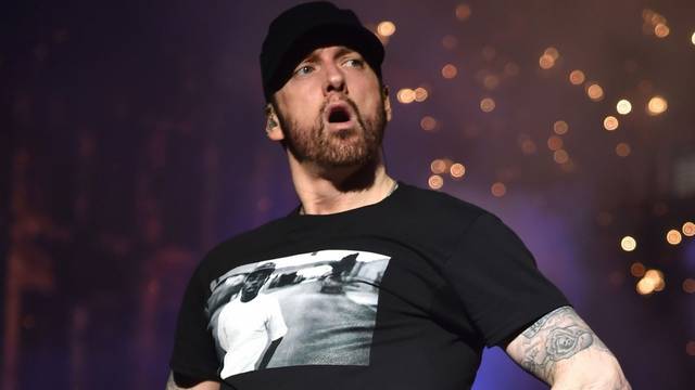 Milyen magas Eminem?