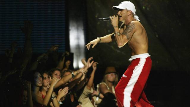 Melyik év Október 17.-én született Eminem?