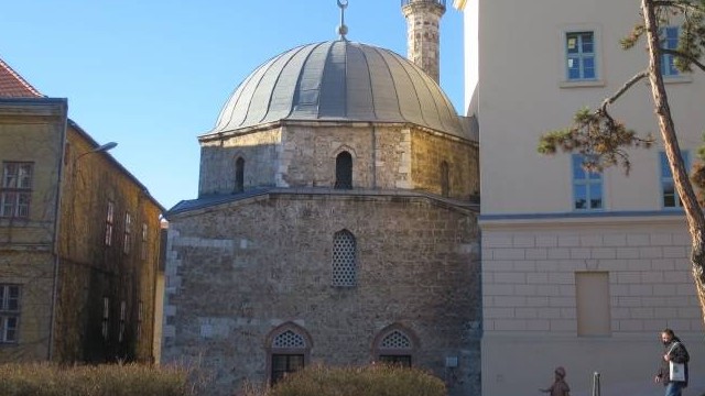 Melyik településünkön nincs török kori minaret az alábbiak közül?