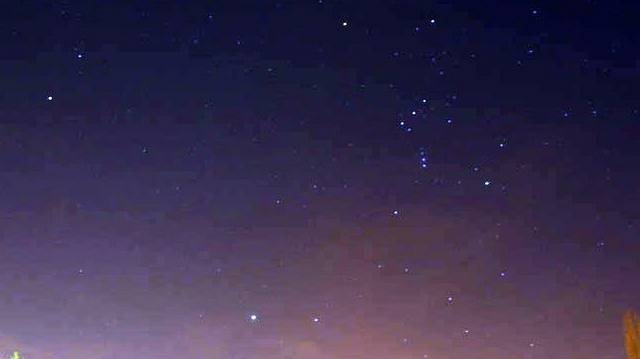 Melyik az Orion-csillagkép sötét felhőjének neve?