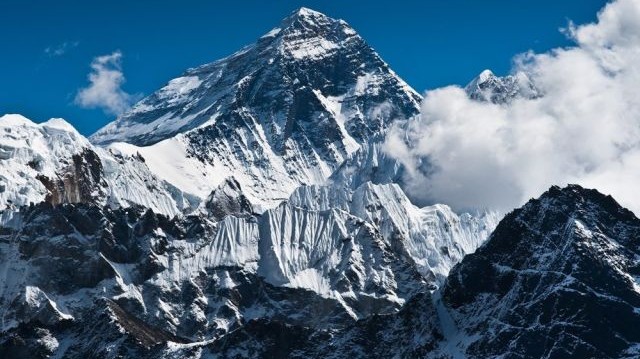 Ki volt a legfiatalabb brit, aki megmászta a Mount Everestet?