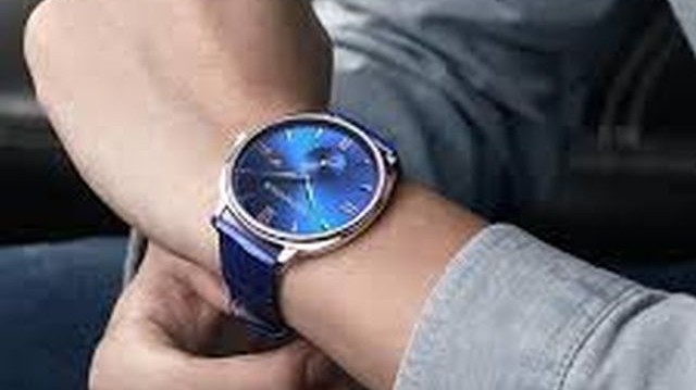 Melyik foglalkozásban használatos a "kék óra" kifejezés?