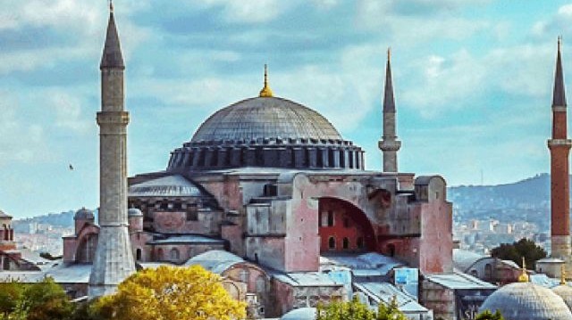 Ki az Hagia Sophia főépítésze?