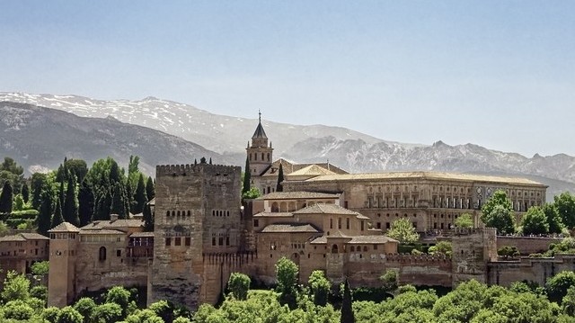 Hol található Alhambra, ez a mór építésű erőd és palota?