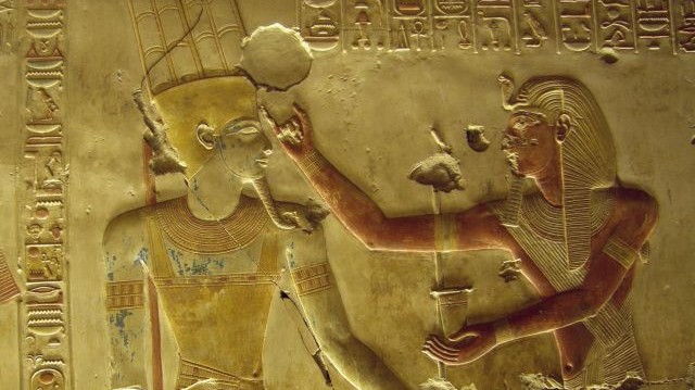 Ki tiltotta be Egyiptomban az Ámon-kultuszt?