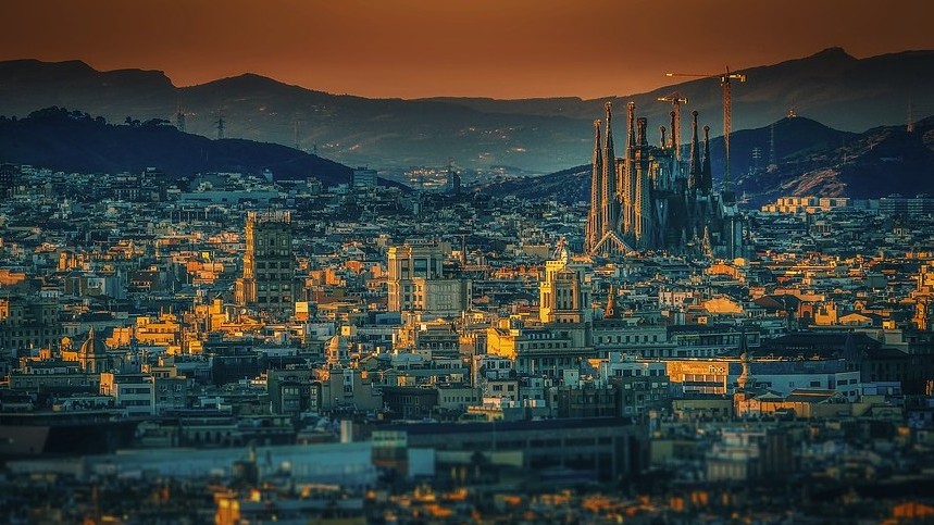 Melyik városban található a Sagrada Familia?