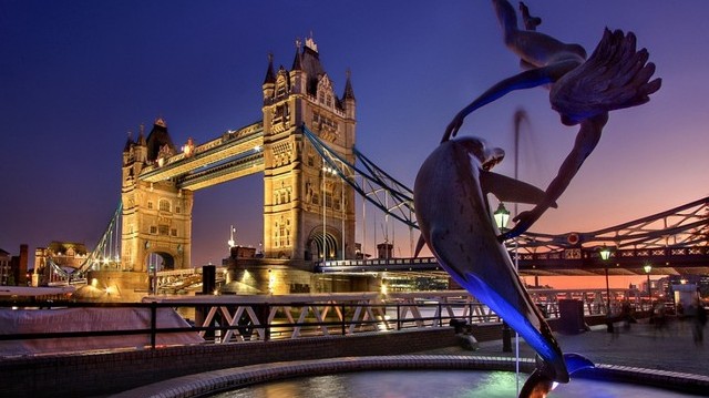 Melyik városban található a Tower Bridge?