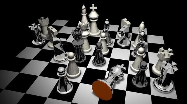 Mi a királynő hivatalos neve a sakkban?