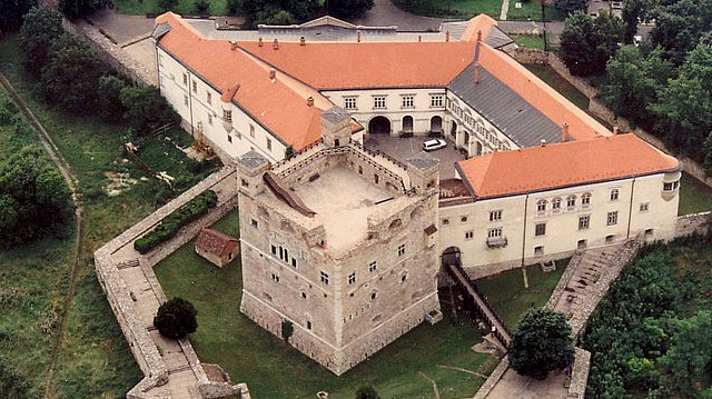 Hol található az alábbi vár Magyarországon?