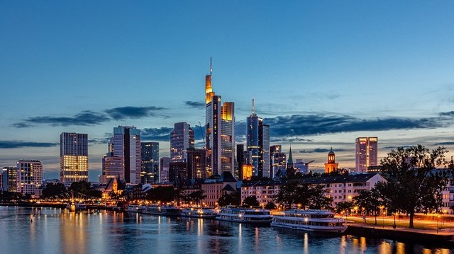 Melyik országban található Frankfurt?