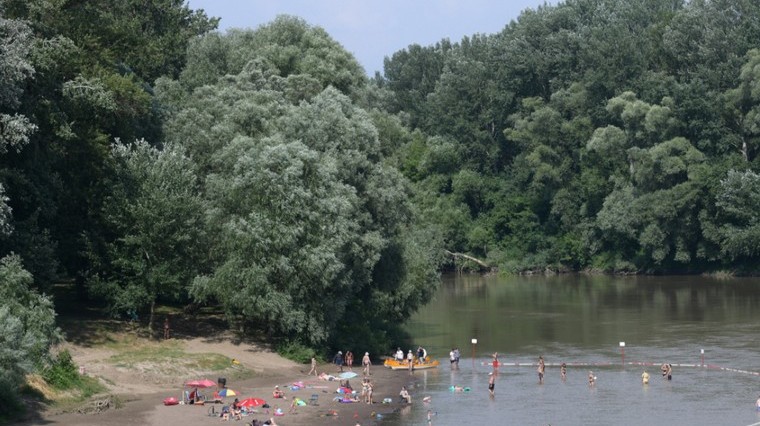 Hova fut a Tisza folyó víze?
