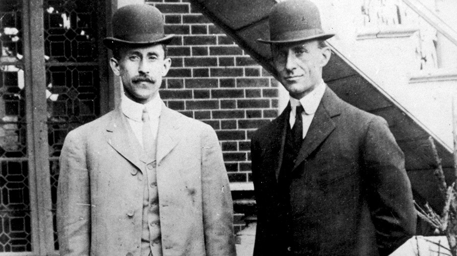 Eredetileg mivel foglalkoztak a repülőgépgyártás úttörői, a Wright testvérek?