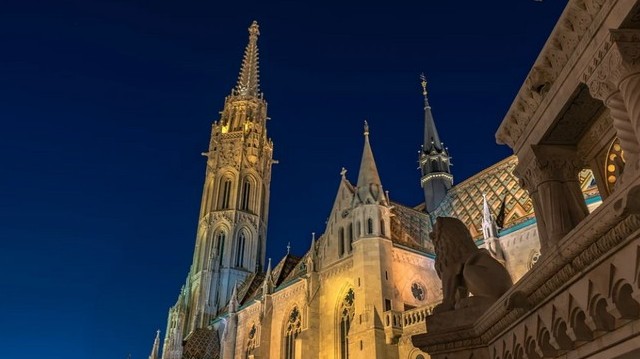 Mi a hétköznapi neve a budavári Nagyboldogasszony-templomnak?