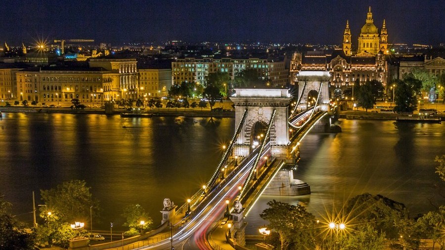 Melyik Budapesthez a legközelebbi főváros?