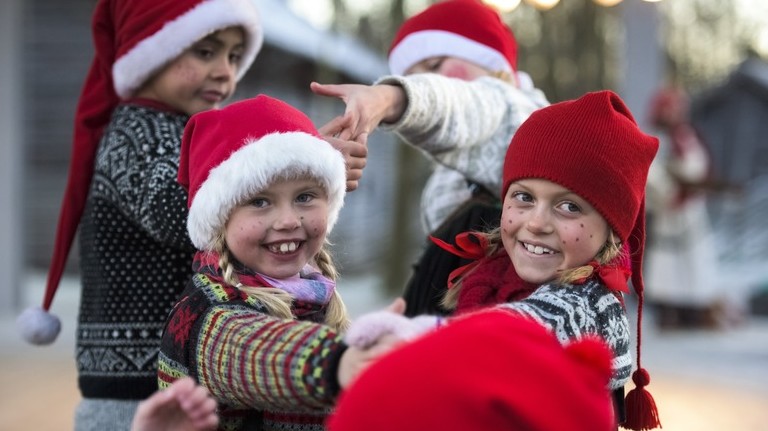 Mit csinálnak a norvég emberek karácsony este lefekvés előtt?