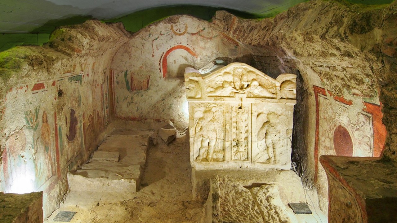 A 2000 óta a világörökség része az egykori római város, Sopianae ókeresztény temetője. Azonban a kérelmet 1998-ban még elutasították. Miért?
