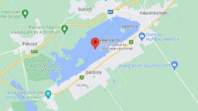 Velencei tó - felszíni területe: 24,9 négyzetkilométer
Kis-Balaton - felszíni területe: 146,6 négyzetkilométer
Tisza-tó - felszíni területe: 127 négyzetkilométer