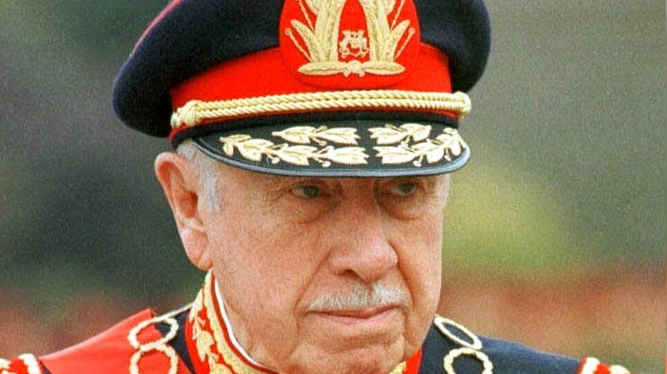Melyik országban került hatalomra Pinochet tábornok?