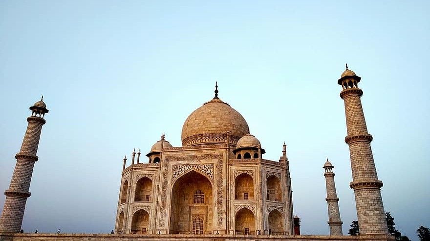 Melyik nevezetes indiai épület részlete látható a képen?