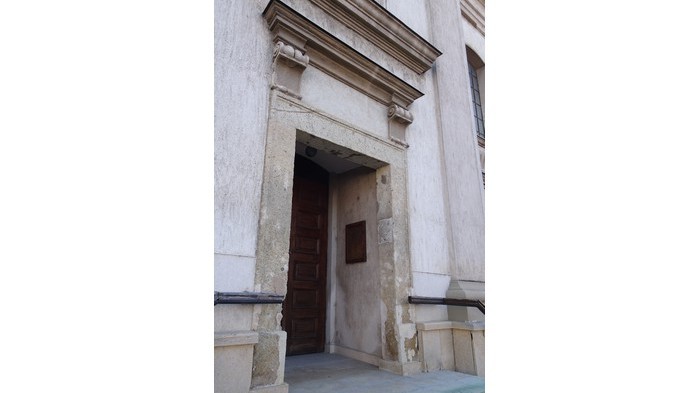 Melyik templom bejárata látható a képen?