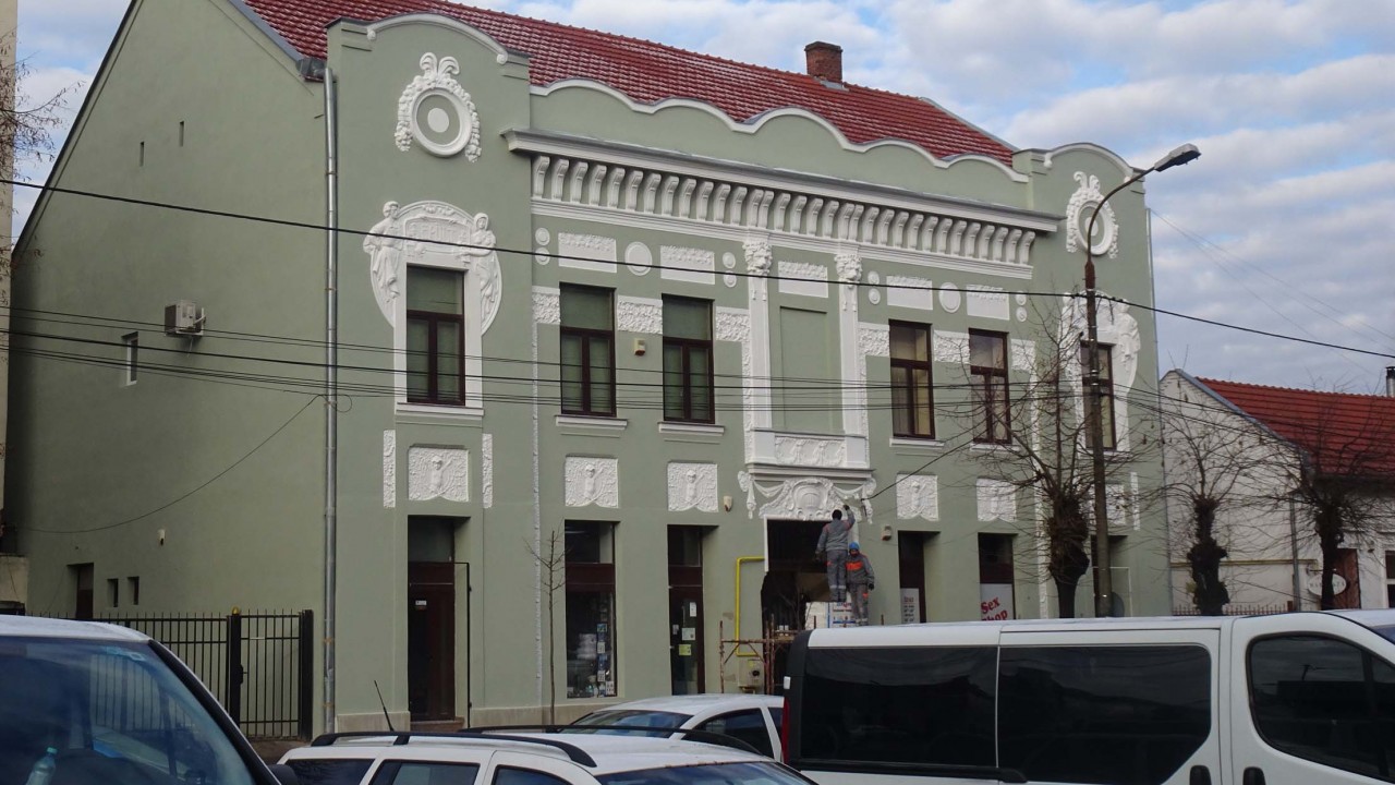 Hol van Szatmáron ez a frissen felújított épület?