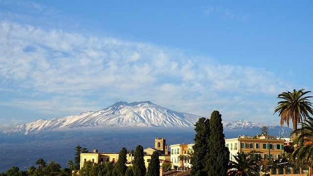 Melyik országban található az Etna vulkán?