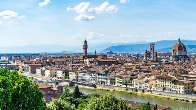 Melyik országban található Firenze?