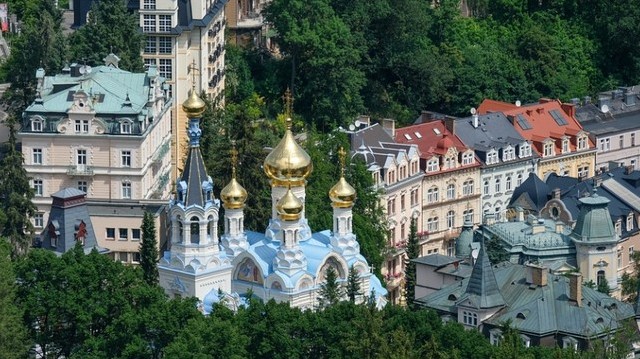 Melyik országban van: Plzen, Karlovy Vary, Zlín.