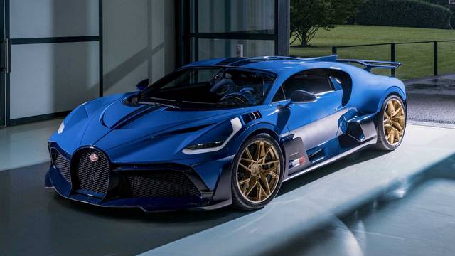 Hány hengeres a Bugatti Divo?