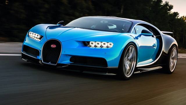 Hány köbcentis a Bugatti Chiron motorja?