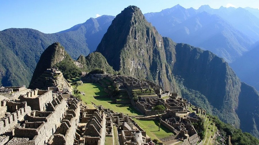 Melyik mai állam területén található a híres romváros, Machu Picchu?