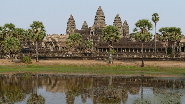 Délkelet-Ázsiában található ország, fővárosa Phnompen