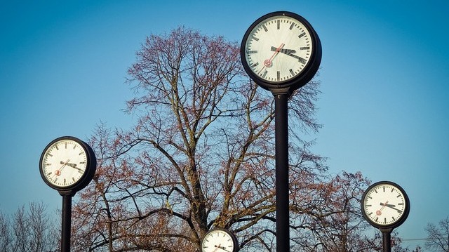 Hány óra van Londonban, ha Budapesten délelőtt 11 óra?
