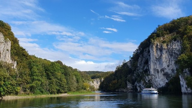 Melyik országot nem érinti, és nem is folyik keresztül a Duna?