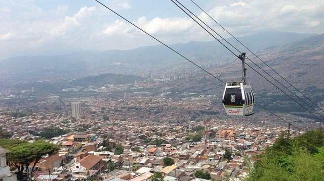 A világ egyik legmagasabban fekvő nagyvárosa, korábban Bolívia fővárosa volt: